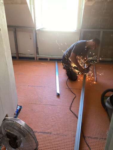 Installateure bei der Badmontage