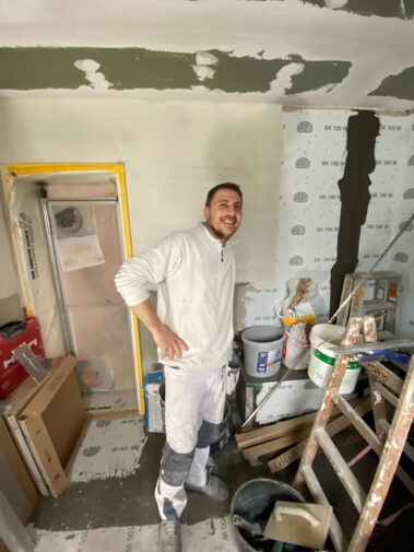 Installateure bei der Badmontage